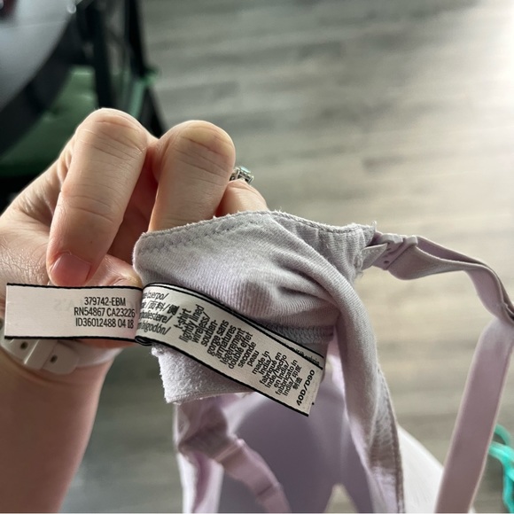 Victoria’s Secret Womens Light Purple Pink T-Shirt Lightly Lined Palm Size 40D - Picture 4 of 4